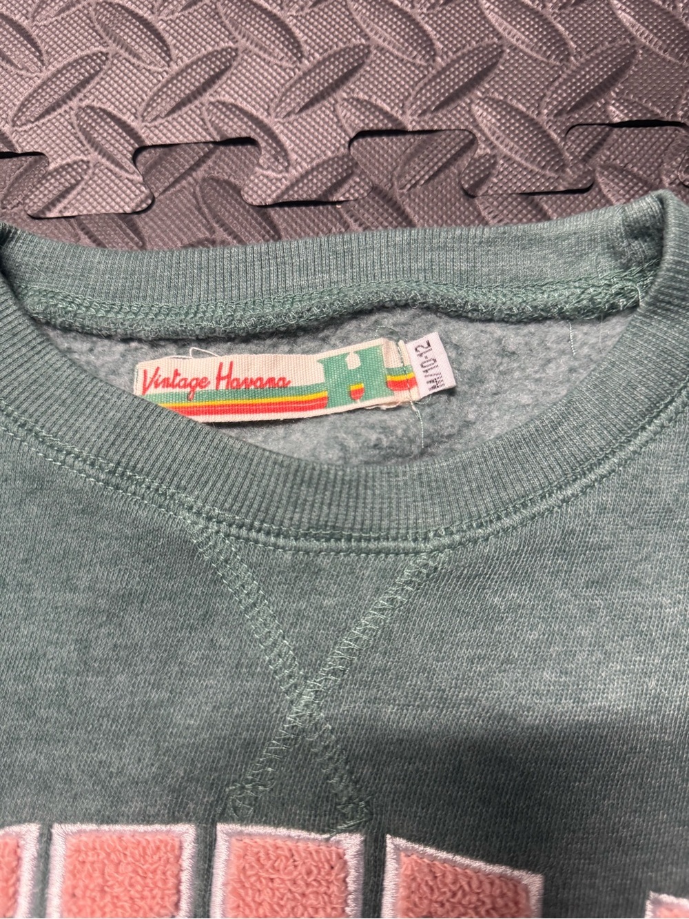 Vintage Havana Girls Chill Crewneck Sweatshirt Green Pink Size M 10/12 - Picture 5 of 11